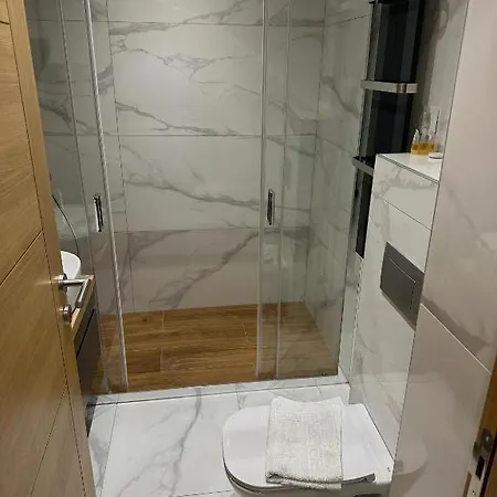 Alibi S Apartman *
